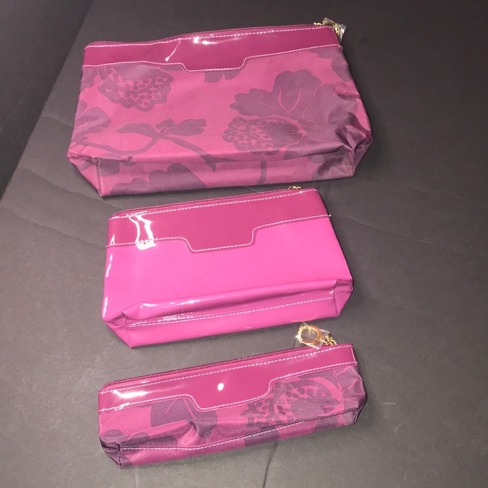 New cosmetic case trio by Estée Lauder